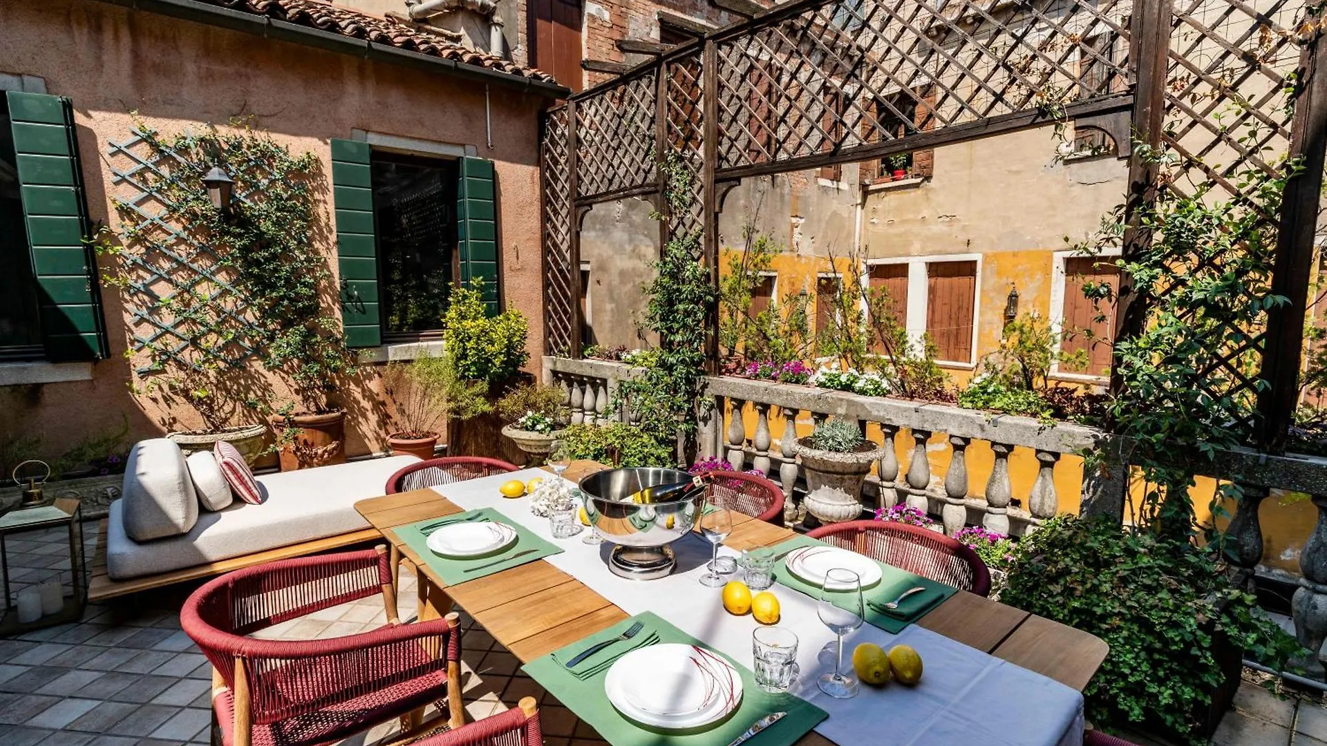 Apartment San Barnaba Palace R&R Venice Italy